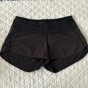 Lululemon speed up low rise lined shorts 2.5”